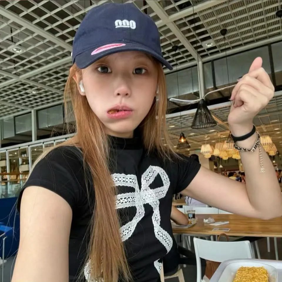 汽车女窃贼